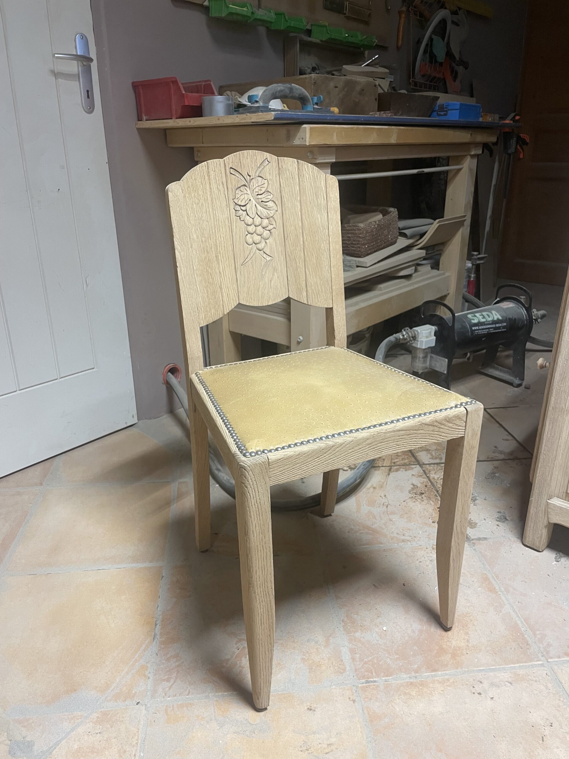 Lot de 6 chaises années 30 en chêne massif – Image 5