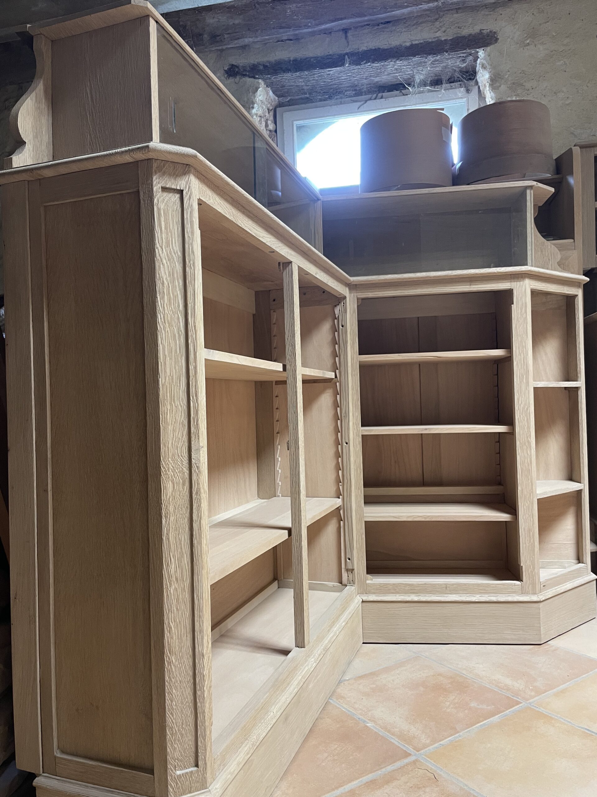 Meuble de métier ancien d’angle en chêne – Image 3